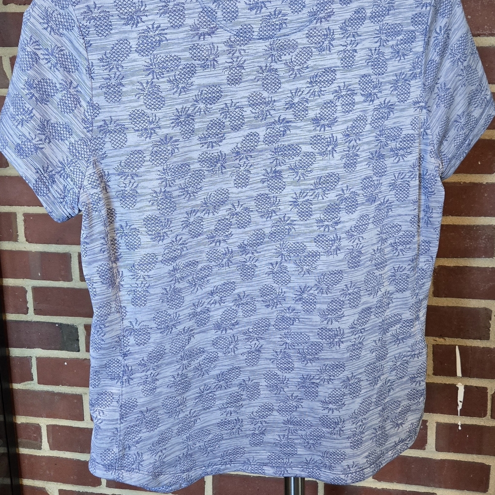 Tommy Bahama IslandZone Pineapple Print V-Neck Tee Blue Small Coastal - Picture 4 of 4